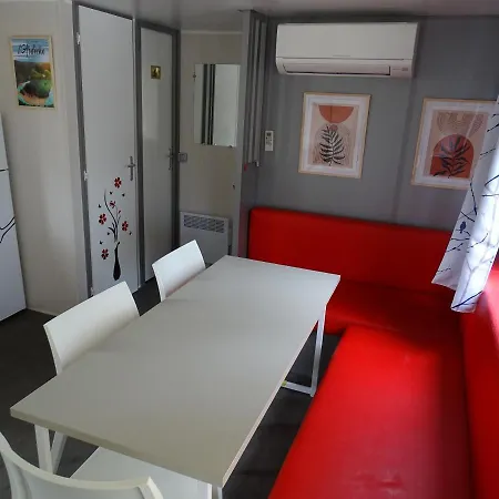 Campsite Bien Etre En 5 Etoiles Au Coeur Du Sud Ardeche, Domaine De Chaussy, Rivieres Vignobles Et Villages Classes *
