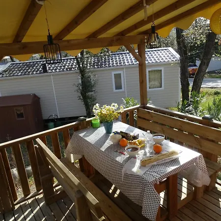Bien Etre En 5 Etoiles Au Coeur Du Sud Ardeche, Domaine De Chaussy, Rivieres Vignobles Et Villages Classes Campsite