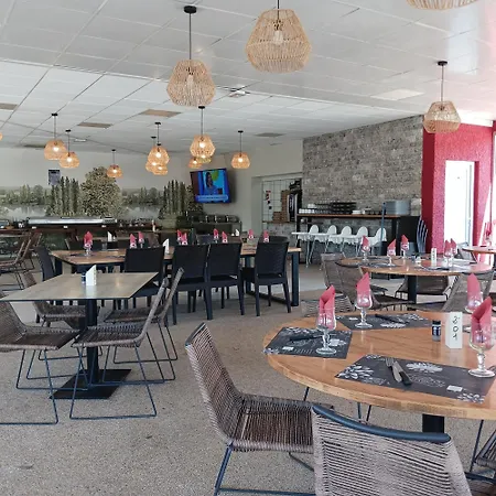 Bien Etre En 5 Etoiles Au Coeur Du Sud Ardeche, Domaine De Chaussy, Rivieres Vignobles Et Villages Classes Campsite Lagorce (Ardeche)